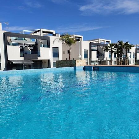 Oasis Beach Apartments Alicante Bagian luar foto