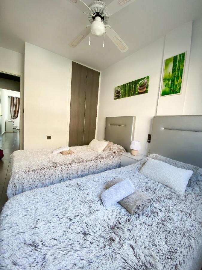 Oasis Beach Apartments Alicante Bagian luar foto