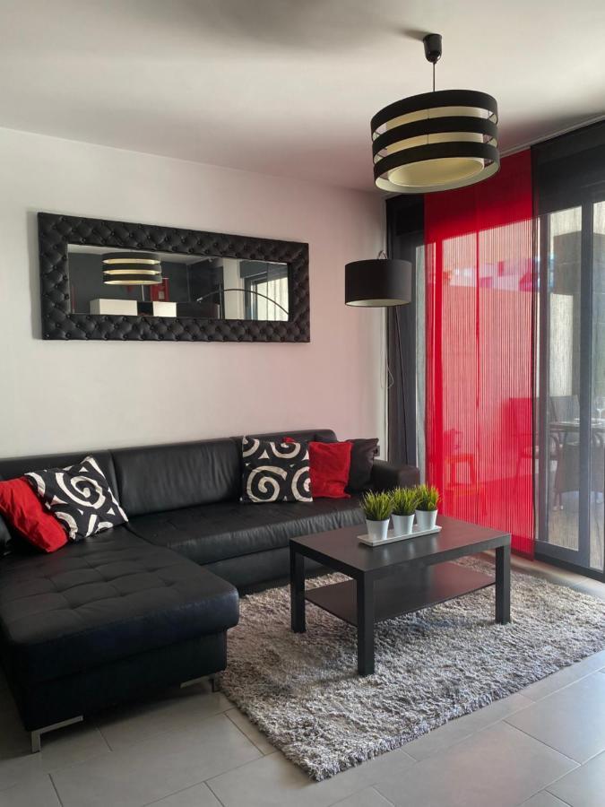 Oasis Beach Apartments Alicante Bagian luar foto