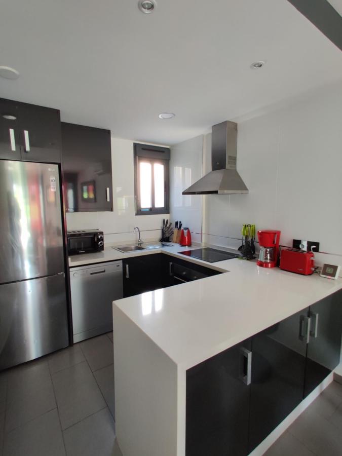 Oasis Beach Apartments Alicante Bagian luar foto