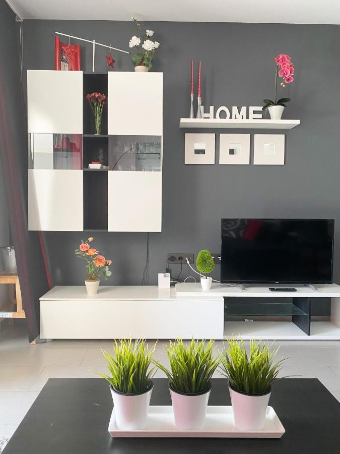 Oasis Beach Apartments Alicante Bagian luar foto