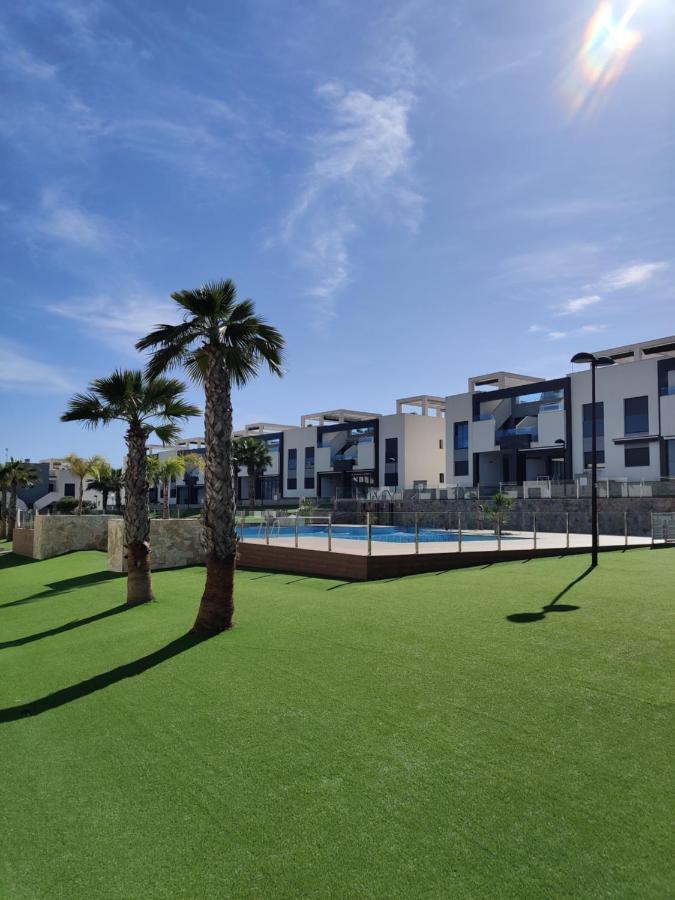 Oasis Beach Apartments Alicante Bagian luar foto