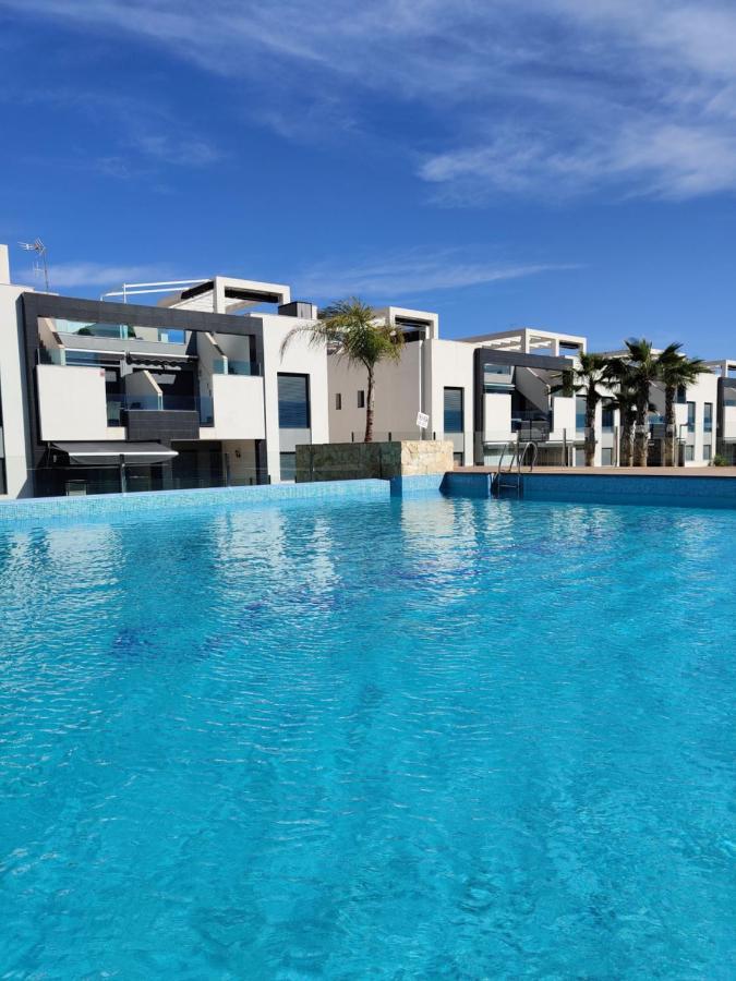 Oasis Beach Apartments Alicante Bagian luar foto