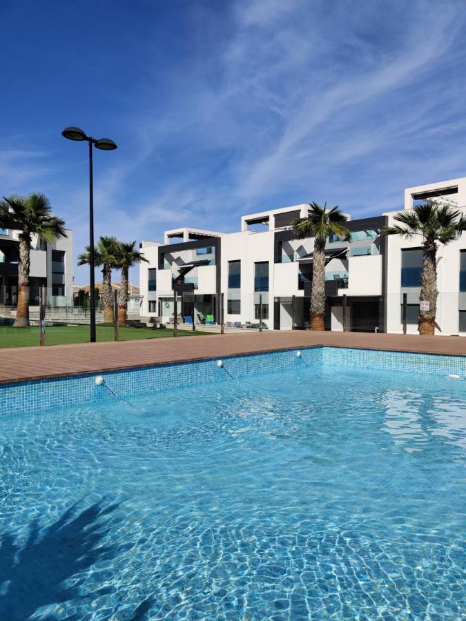 Oasis Beach Apartments Alicante Bagian luar foto