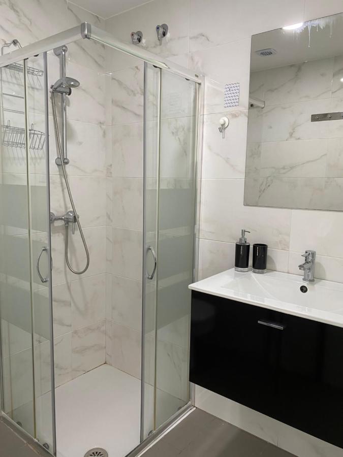 Oasis Beach Apartments Alicante Bagian luar foto